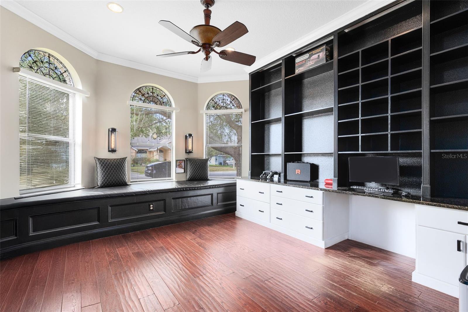 WEDGEFIELD / ROCKET CITY UNIT 04 - Residential