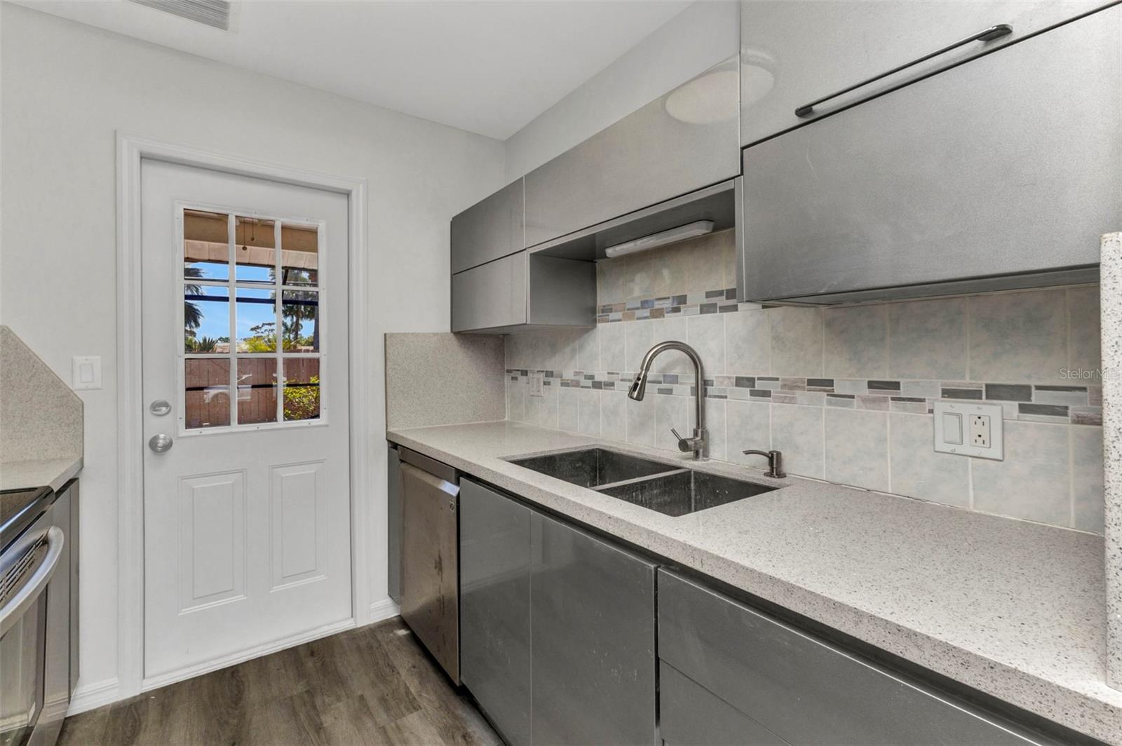 VENICE GARDENS - Residential