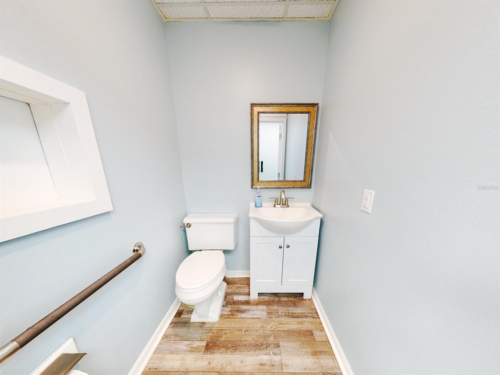 Lake Hill Center Condo - Commercial Lease