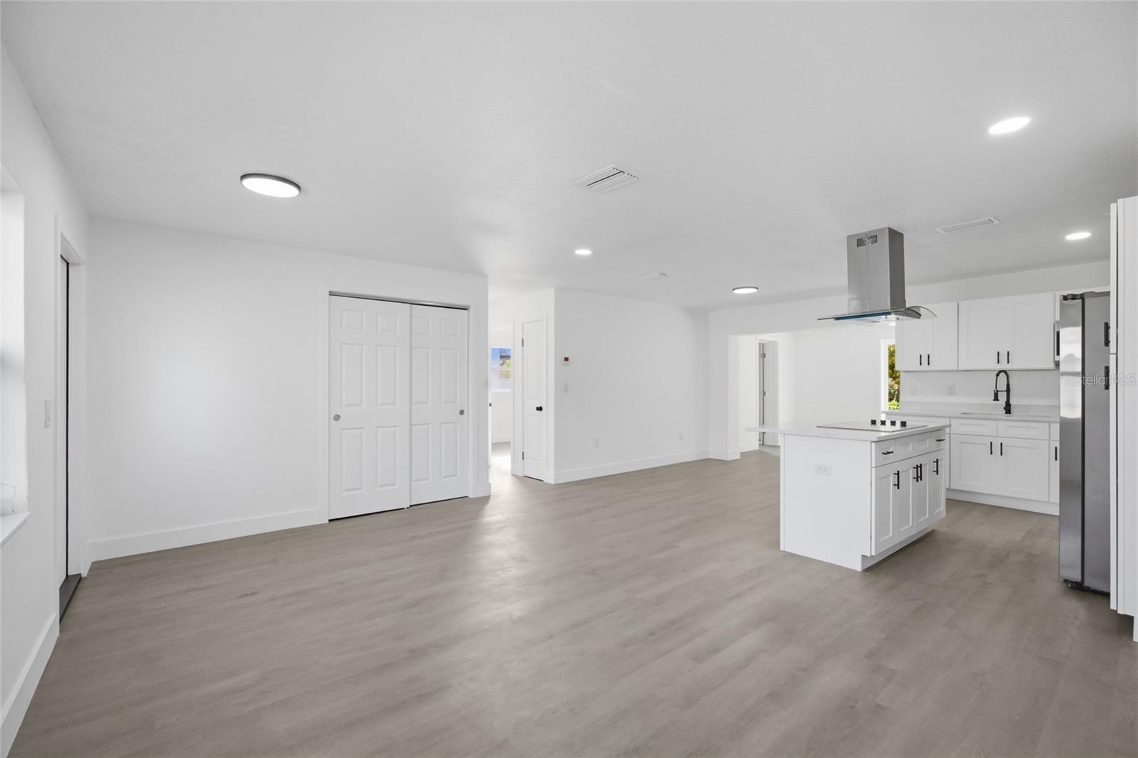 HARBOR PALMS-UNIT TWO - Residential