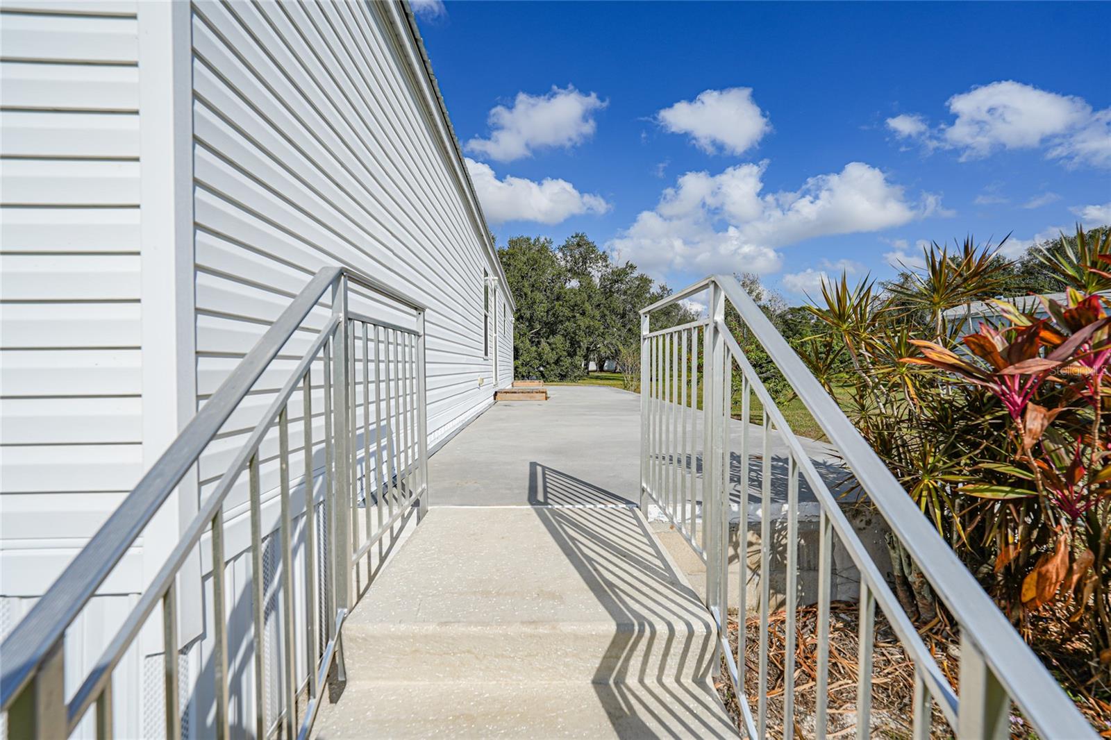 MOCKINGBIRD MANOR - Residential