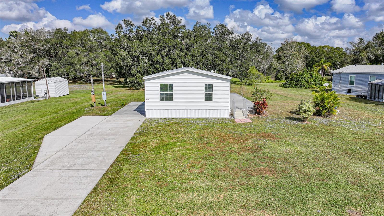 MOCKINGBIRD MANOR - Residential