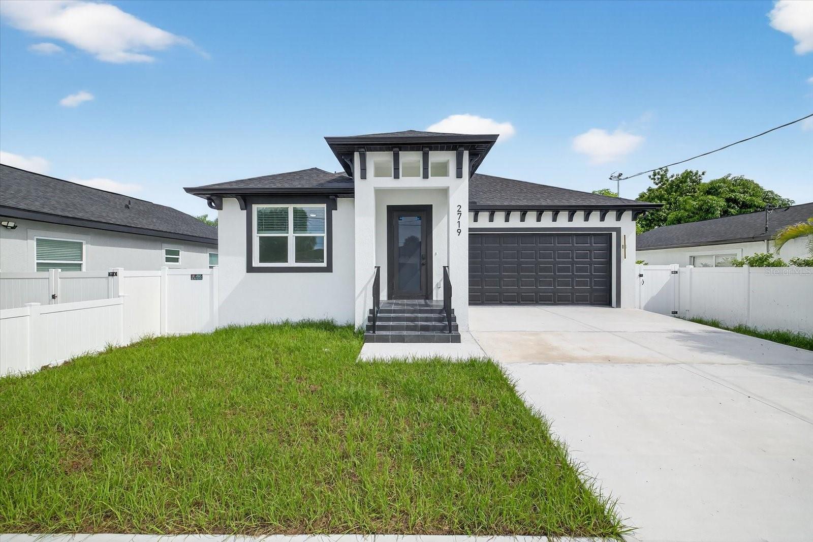 2719 W SAINT JOHN STREET