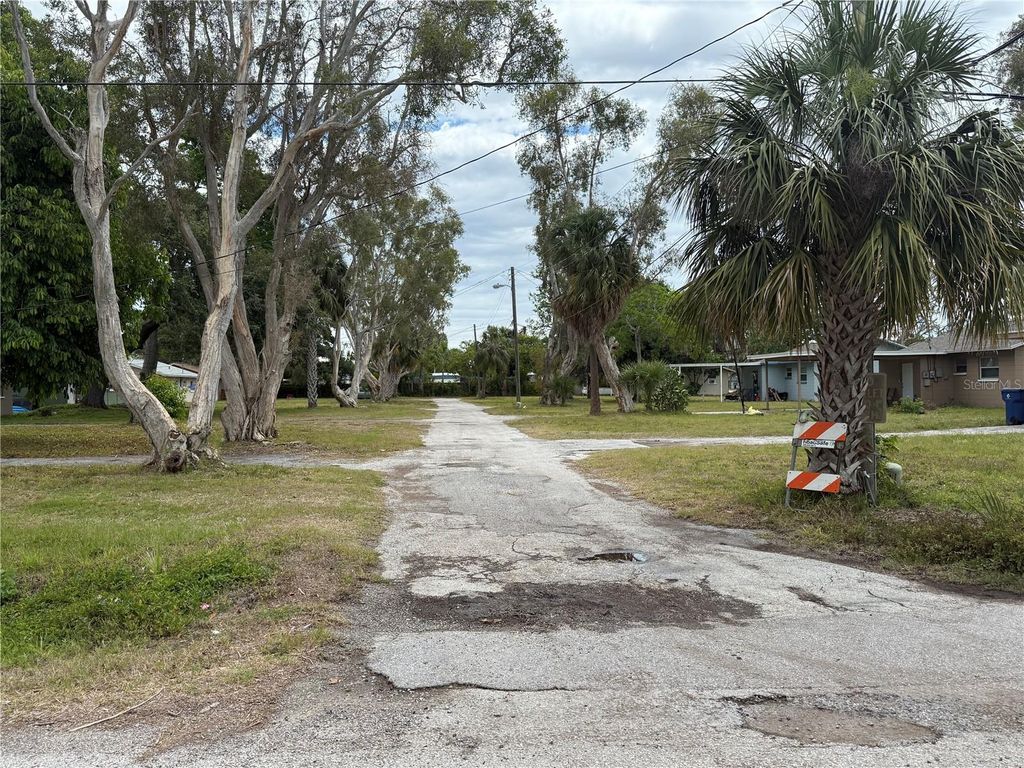 Photo of 6797 54th Avenue N, St Petersburg, FL 33709 (MLS # TB8385645)