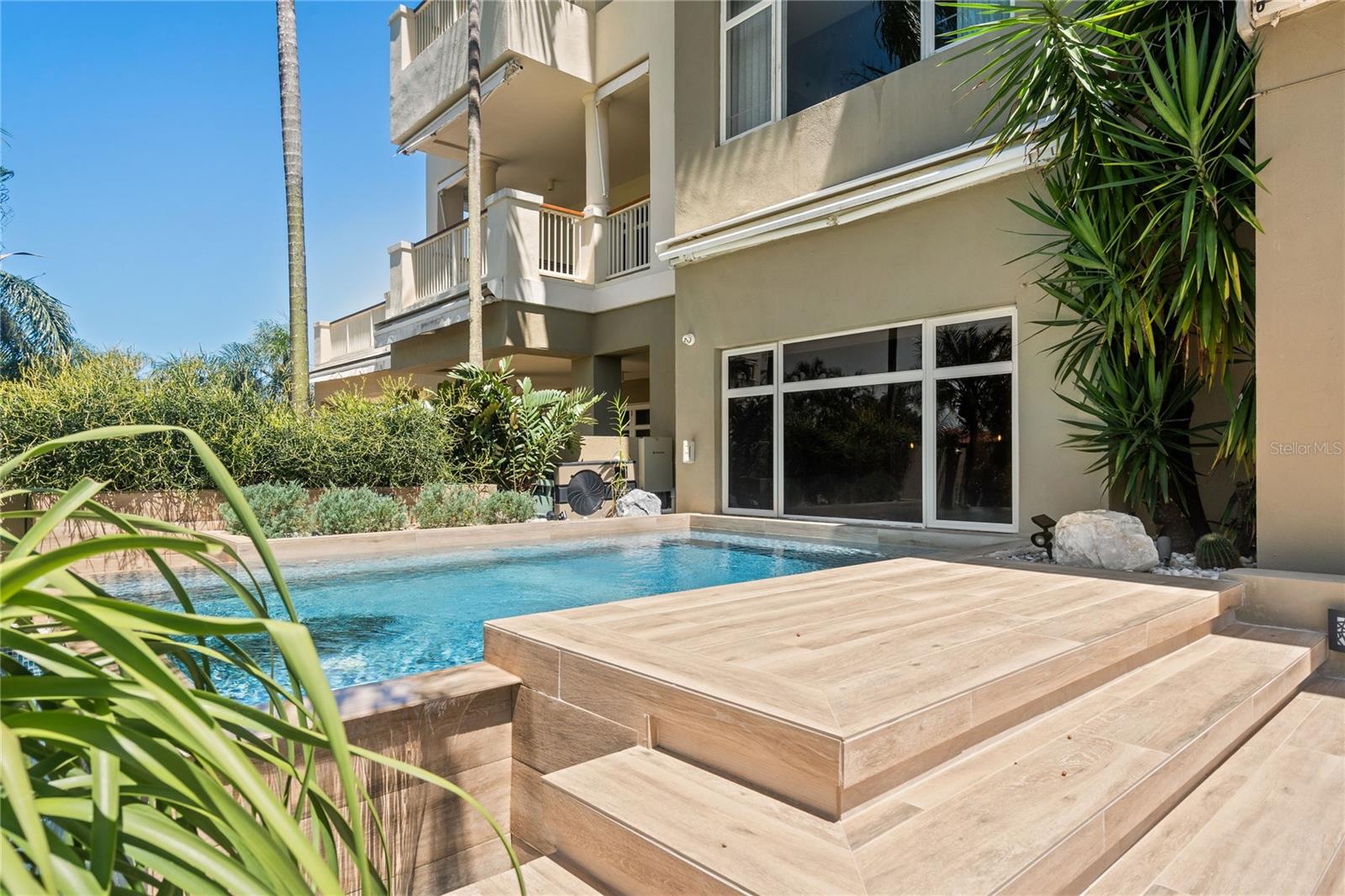 PLANTATION VILLAGE, DORADO BEACH - Residential