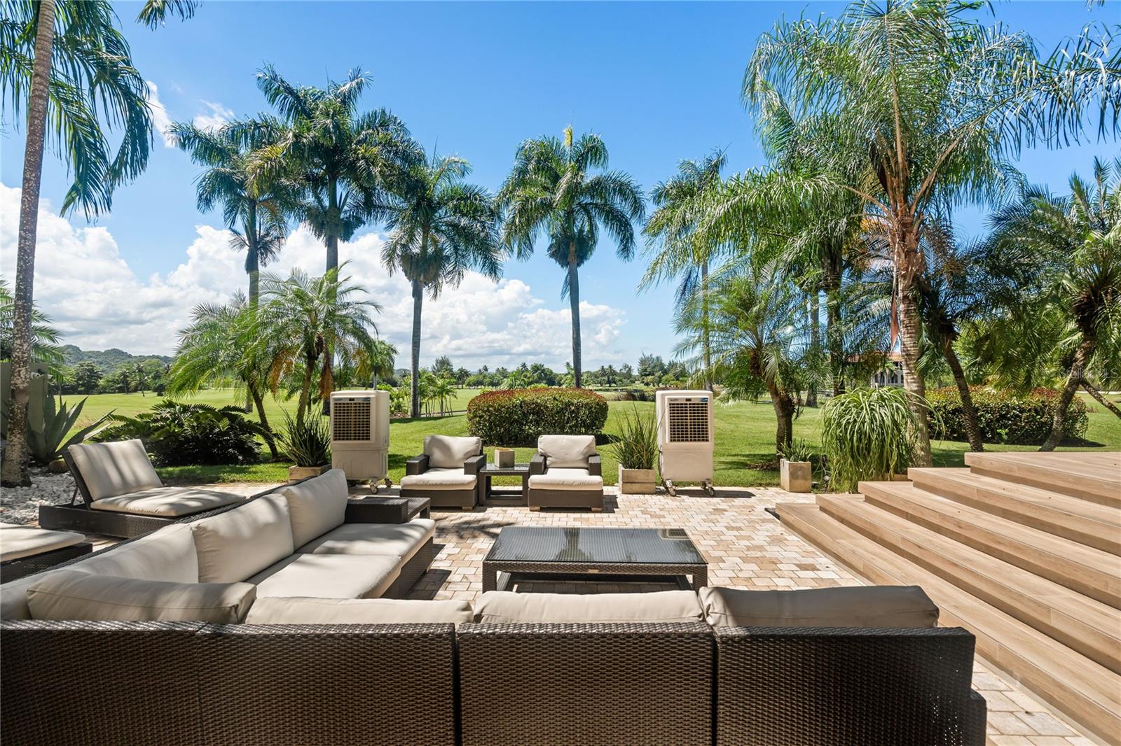 PLANTATION VILLAGE, DORADO BEACH - Residential