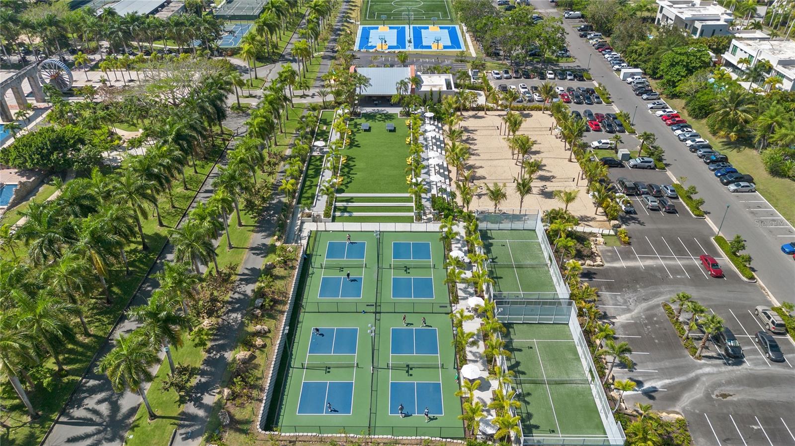 PLANTATION VILLAGE, DORADO BEACH - Residential