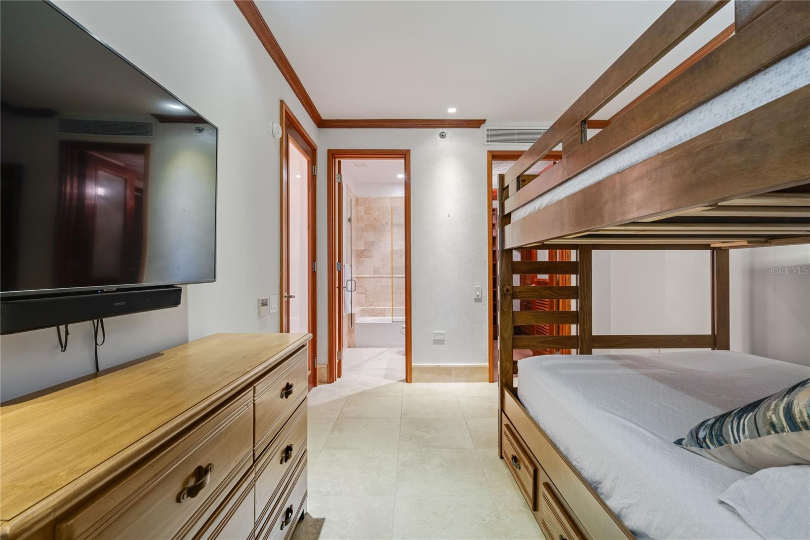 PLANTATION VILLAGE, DORADO BEACH - Residential