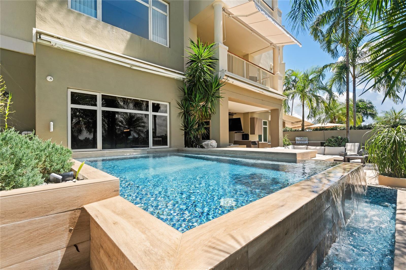 PLANTATION VILLAGE, DORADO BEACH - Residential