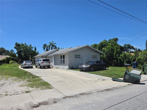 Photo of 1222 17th Street W, Bradenton, FL 34205 (MLS # A4705061)