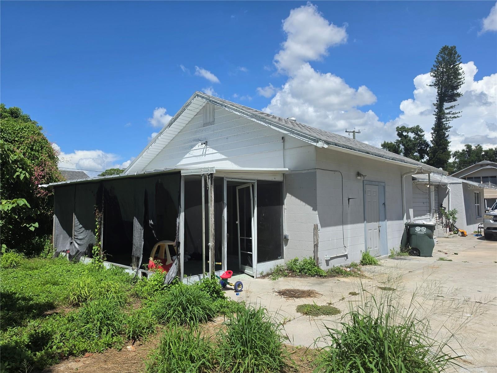 1222 17TH STREET W