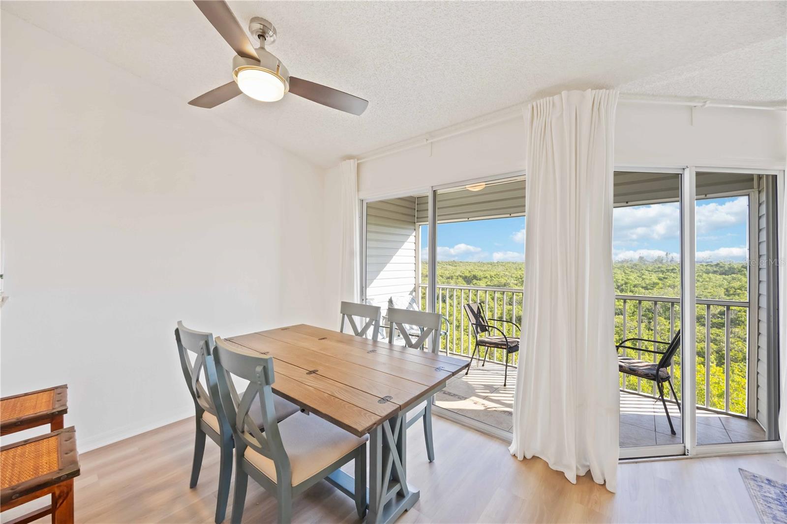 SANDY POINTE II - Residential Lease