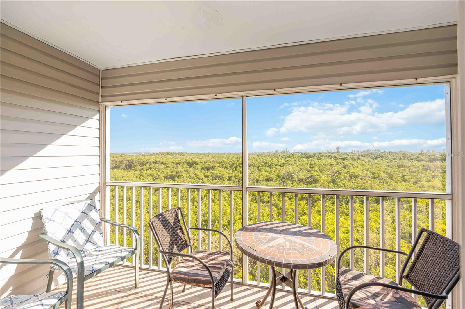 SANDY POINTE II - Residential Lease