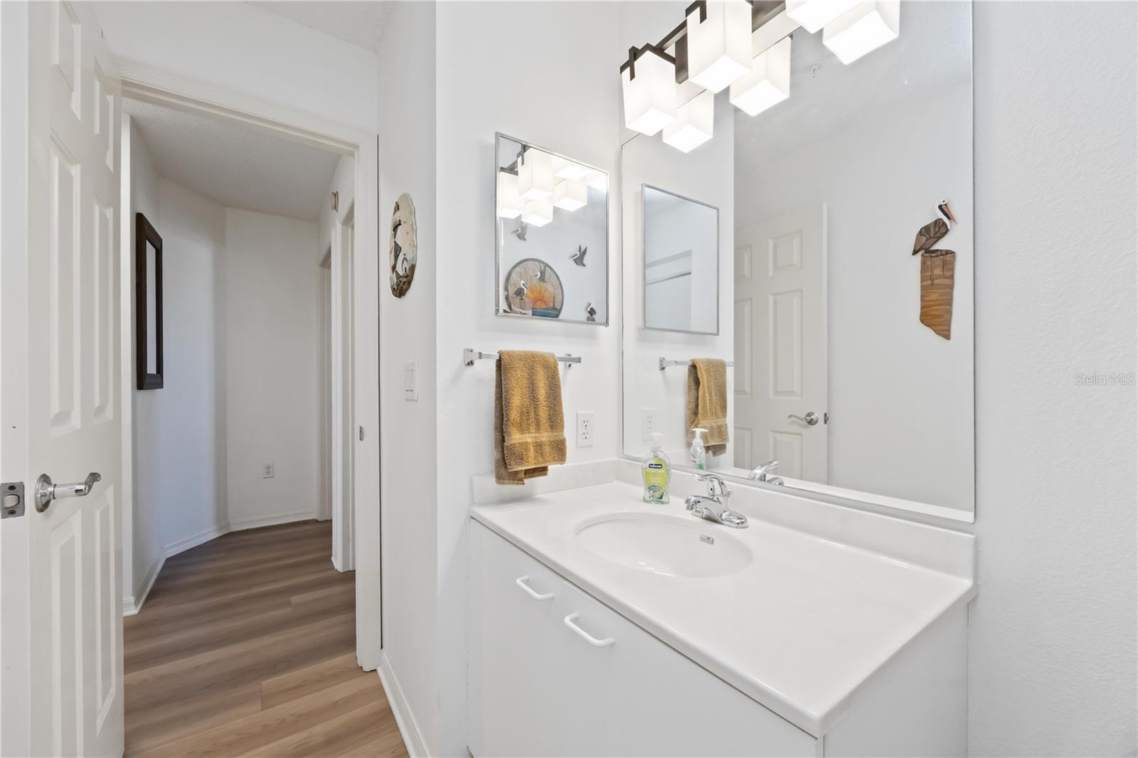 SANDY POINTE II - Residential Lease