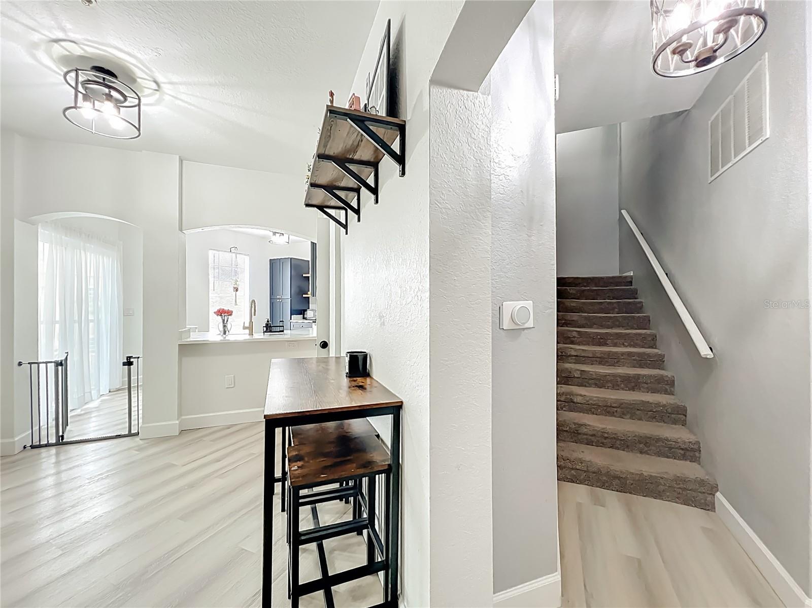 NOTTING HILL A CONDO - Residential