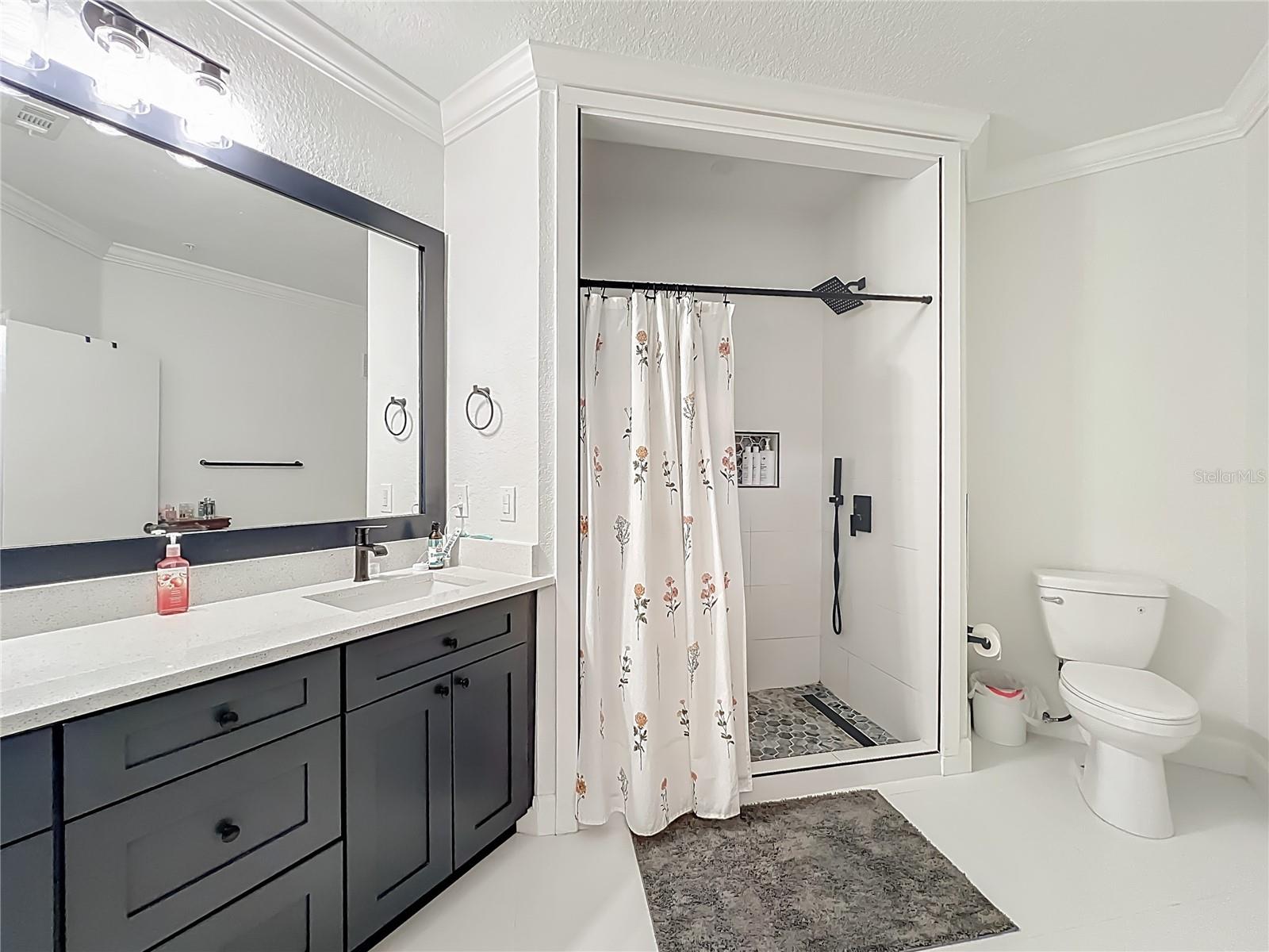 NOTTING HILL A CONDO - Residential