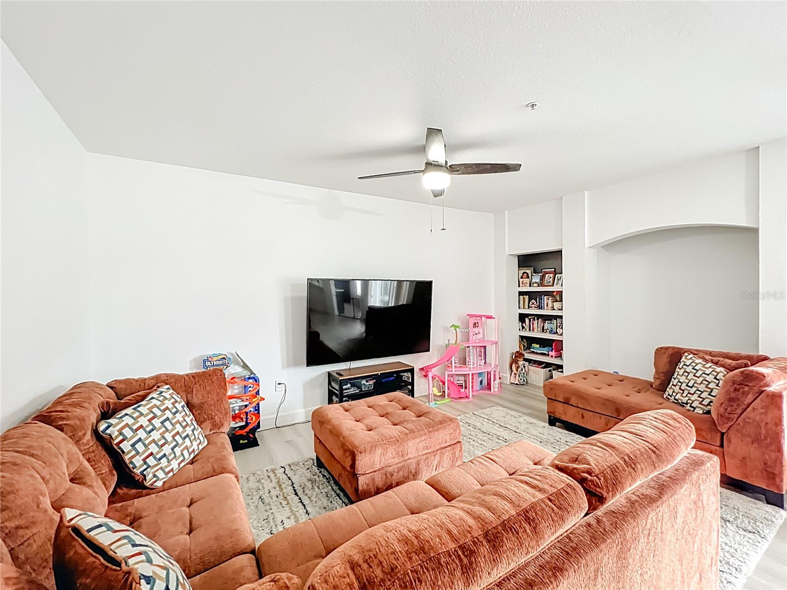 NOTTING HILL A CONDO - Residential