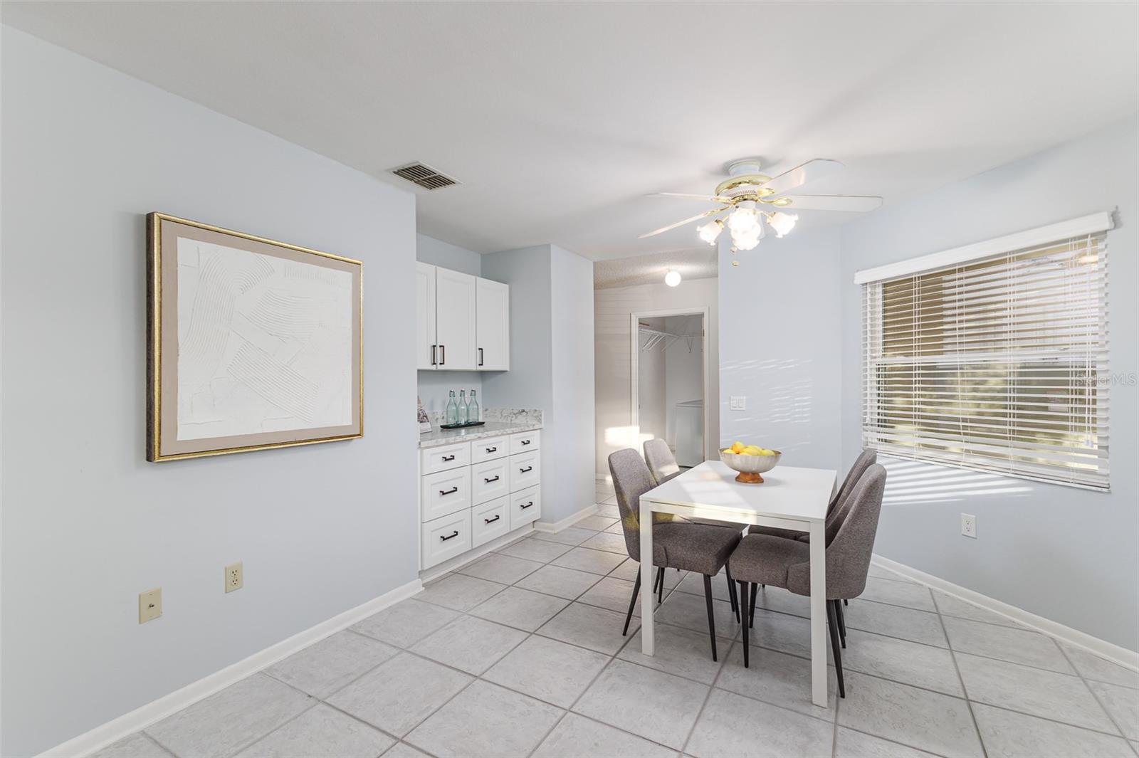 COLONNADES PH 02 - Residential