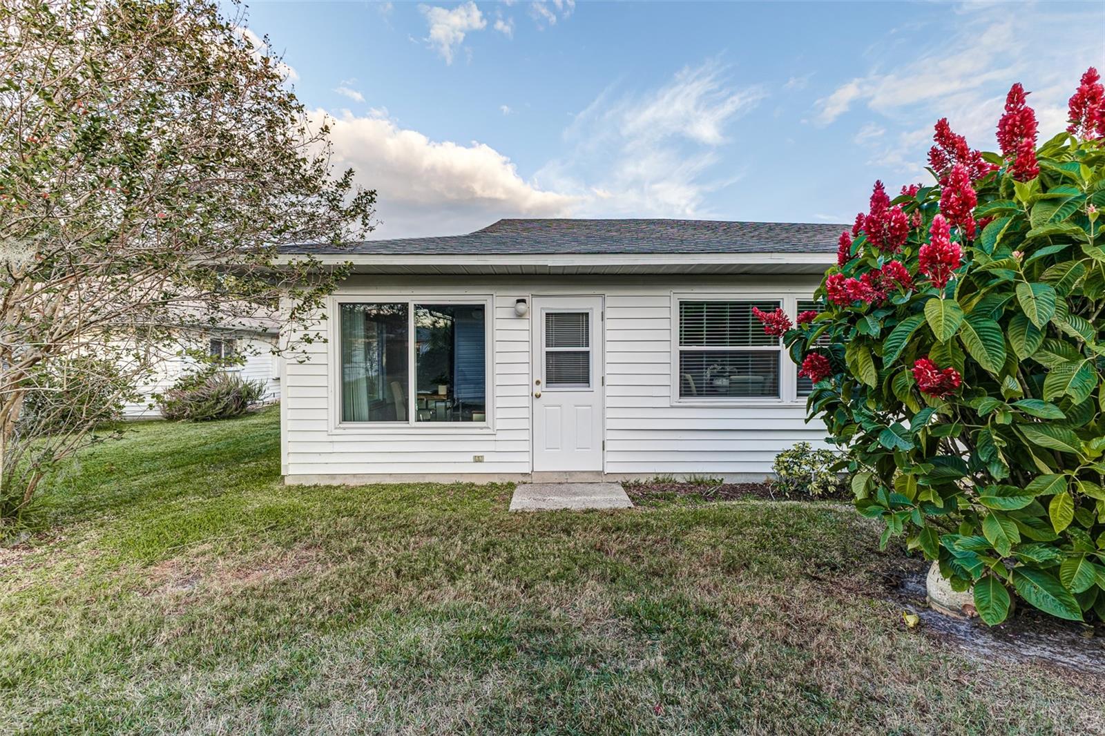 COLONNADES PH 02 - Residential