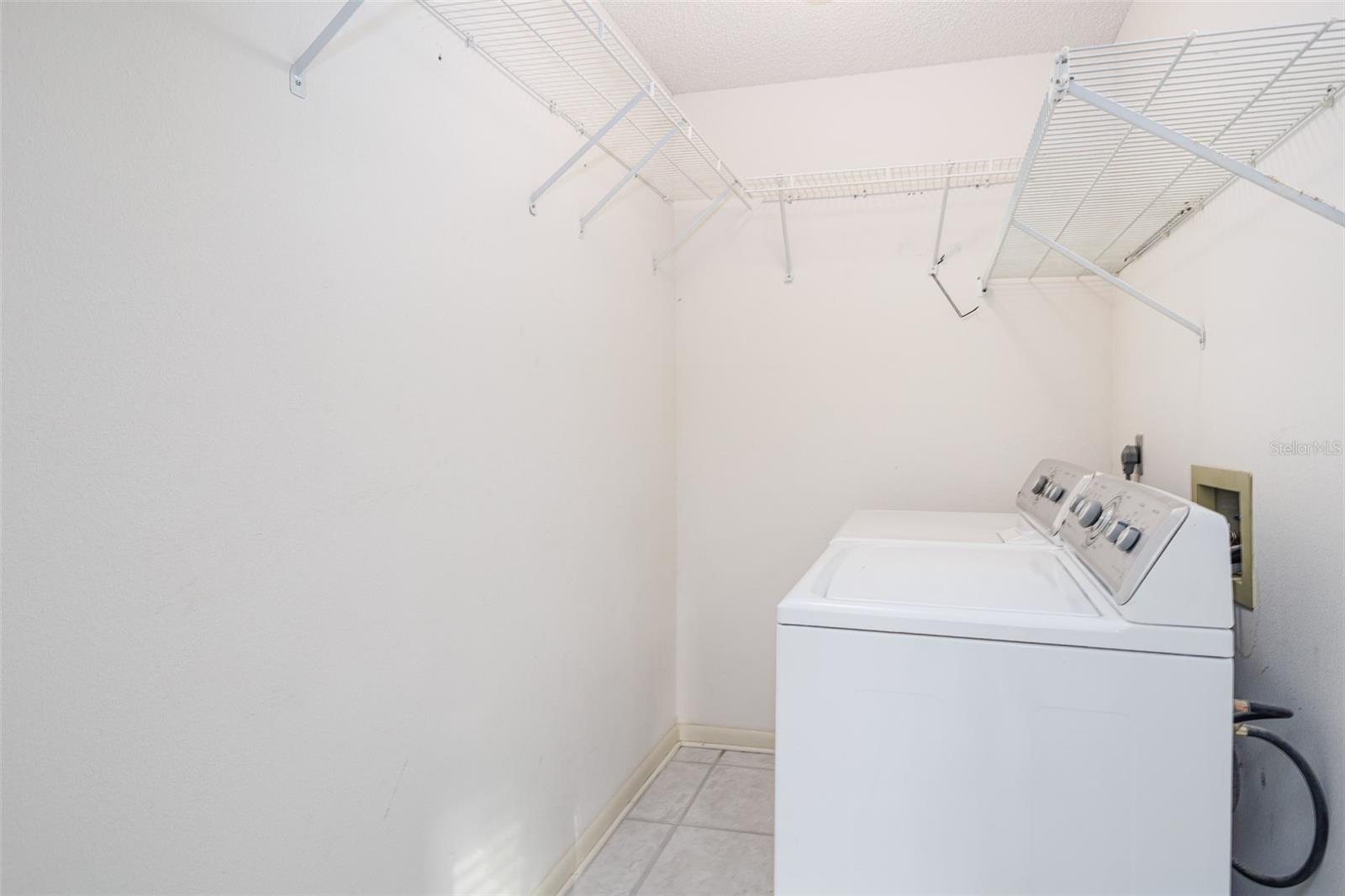 COLONNADES PH 02 - Residential