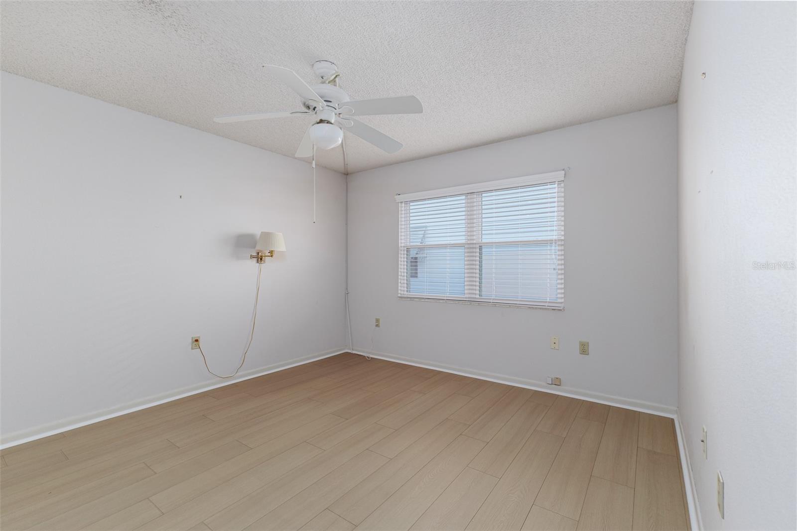 COLONNADES PH 02 - Residential