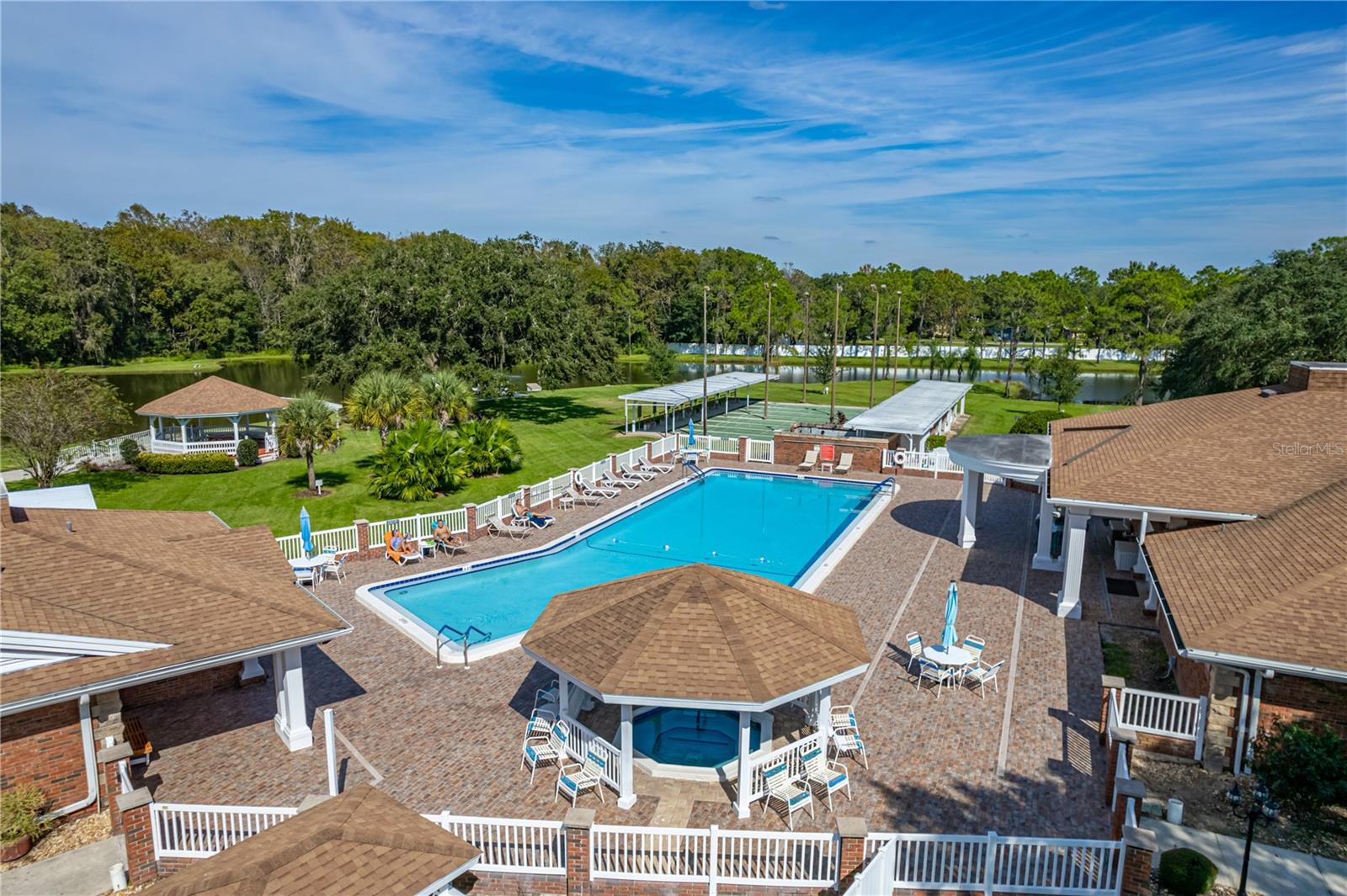 COLONNADES PH 02 - Residential