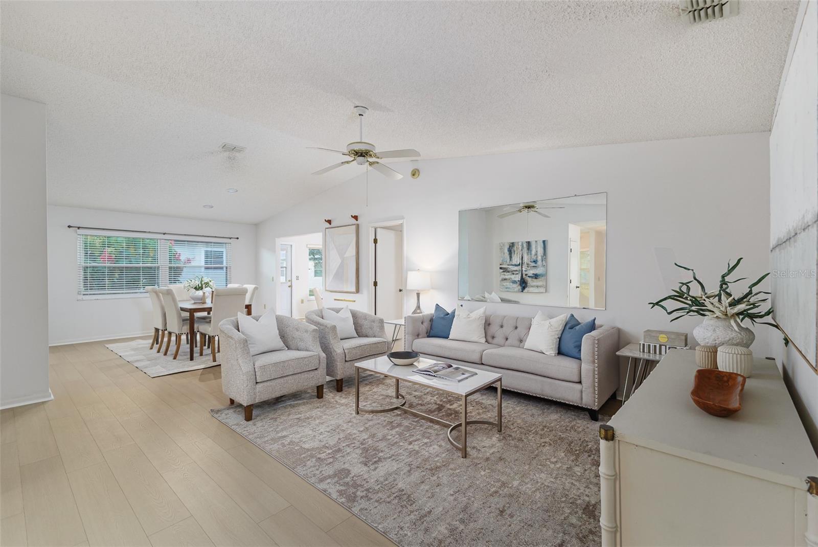 COLONNADES PH 02 - Residential