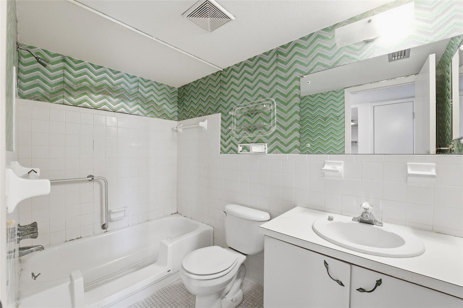 ON TOP OF THE WORLD - Residential