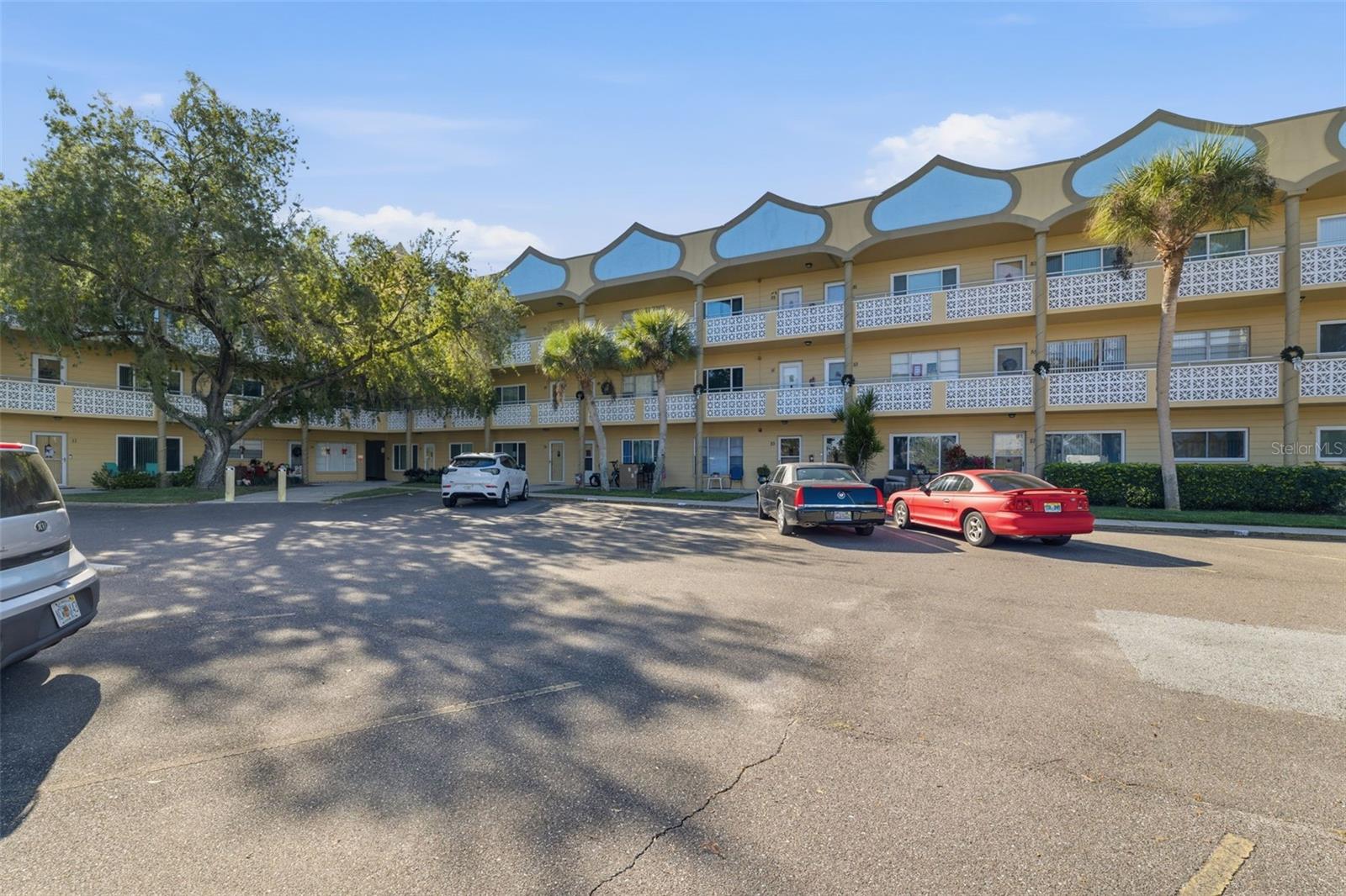 ON TOP OF THE WORLD - Residential