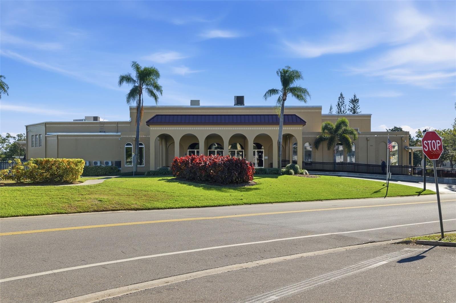 ON TOP OF THE WORLD - Residential