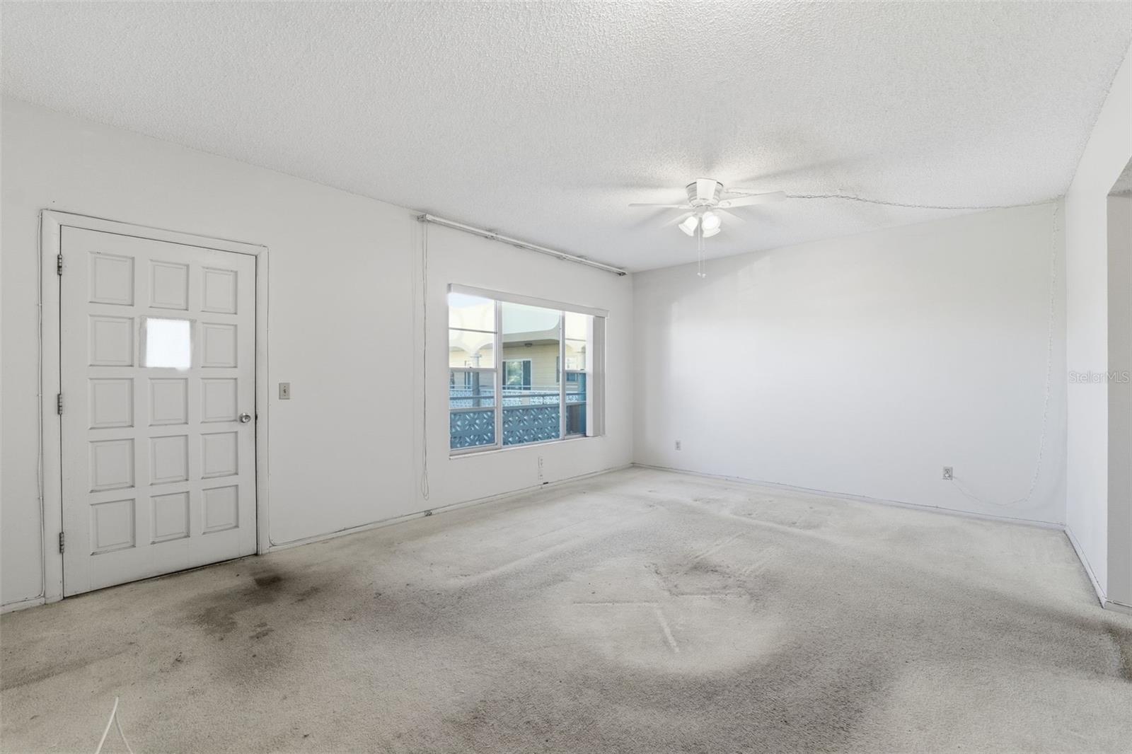 ON TOP OF THE WORLD - Residential