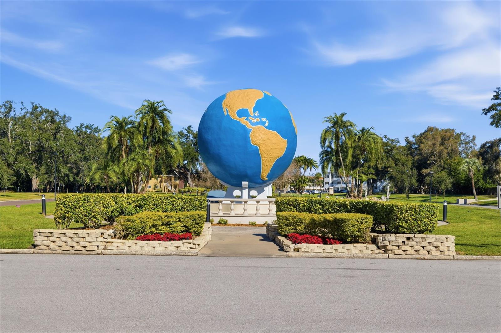 ON TOP OF THE WORLD - Residential