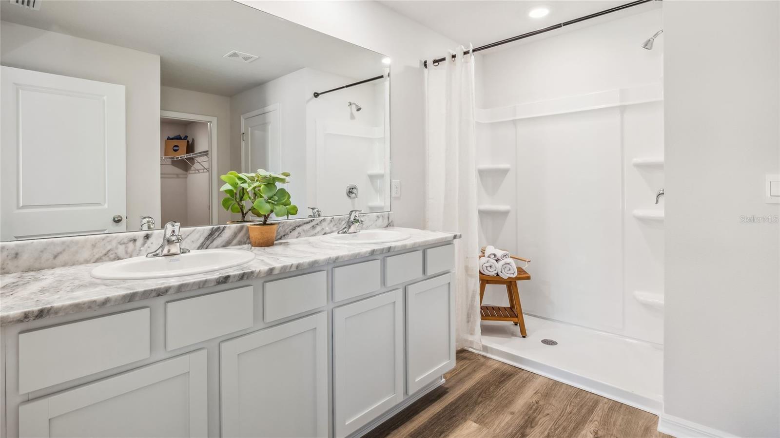 SILVERSTONE NORTH - Residential