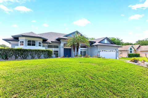 Photo of 1047 Willa Lake Circle, Oviedo, FL 32765 (MLS # O6397081)