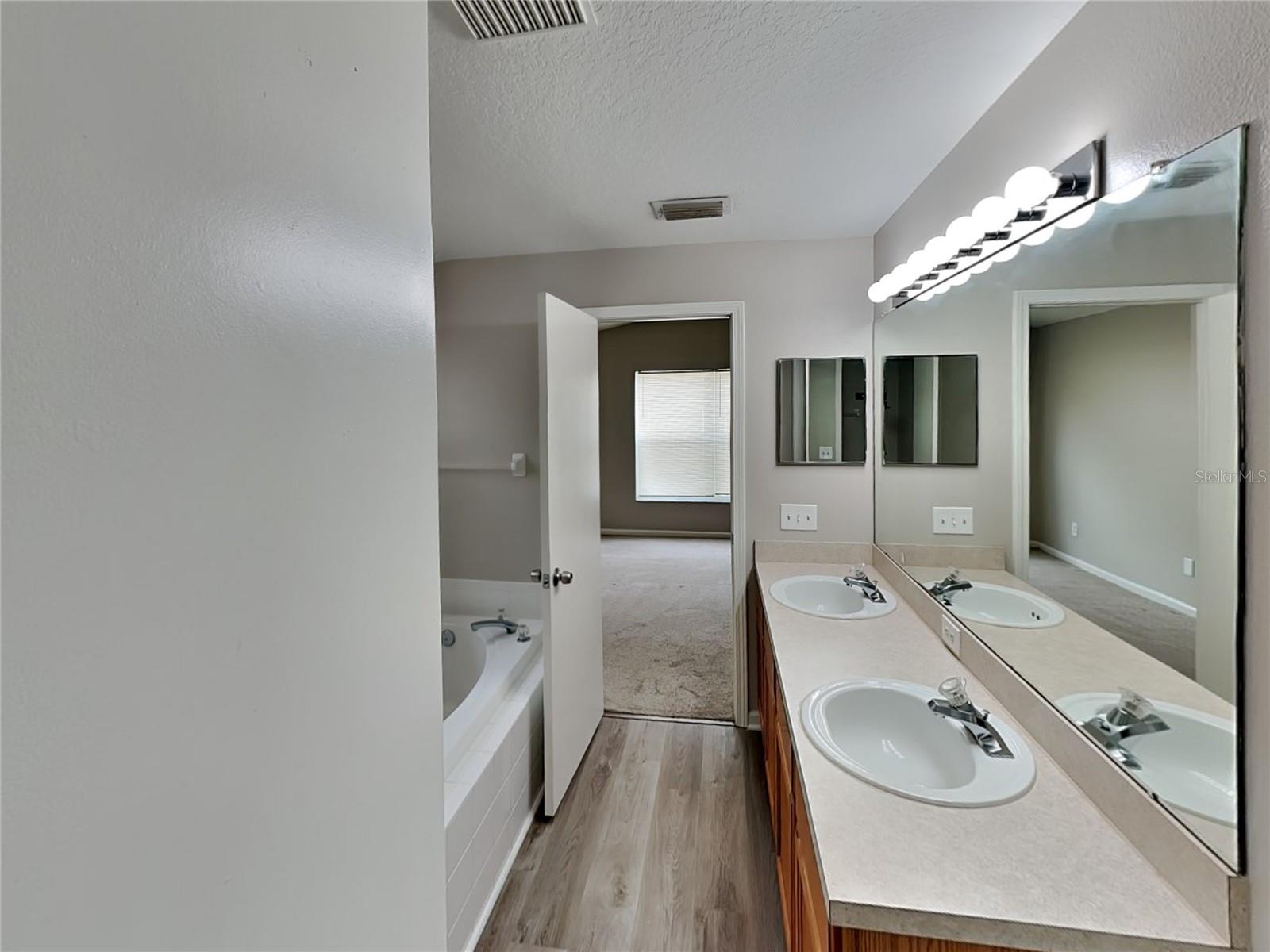 SOUTH POINTE PH 5 - Residential Lease