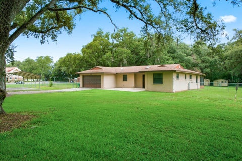 Photo of 37107 Bailey Hill Drive, Dade City, FL 33525 (MLS # W7887595)