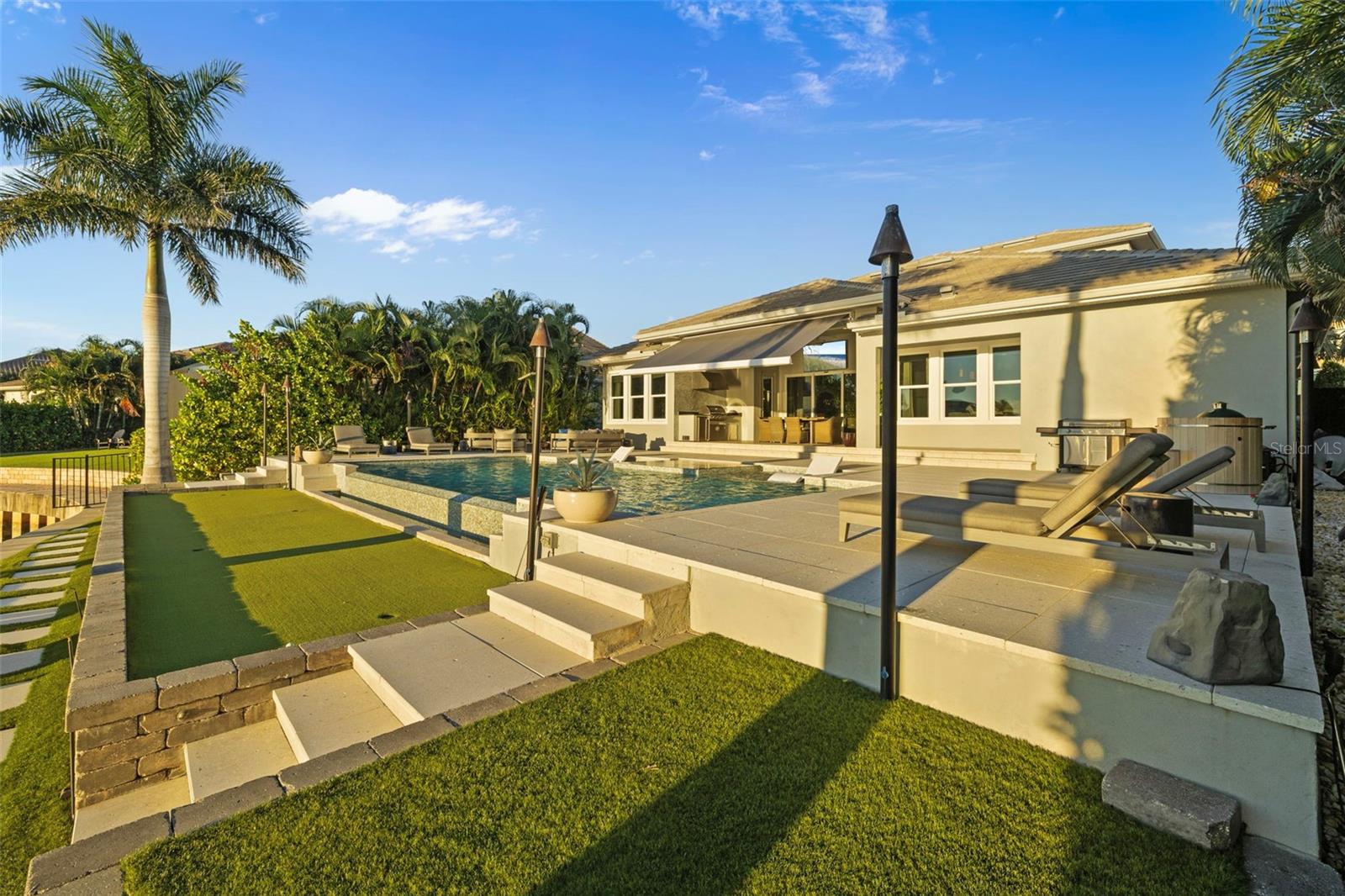 COVE AT ROCKY POINT - Residential