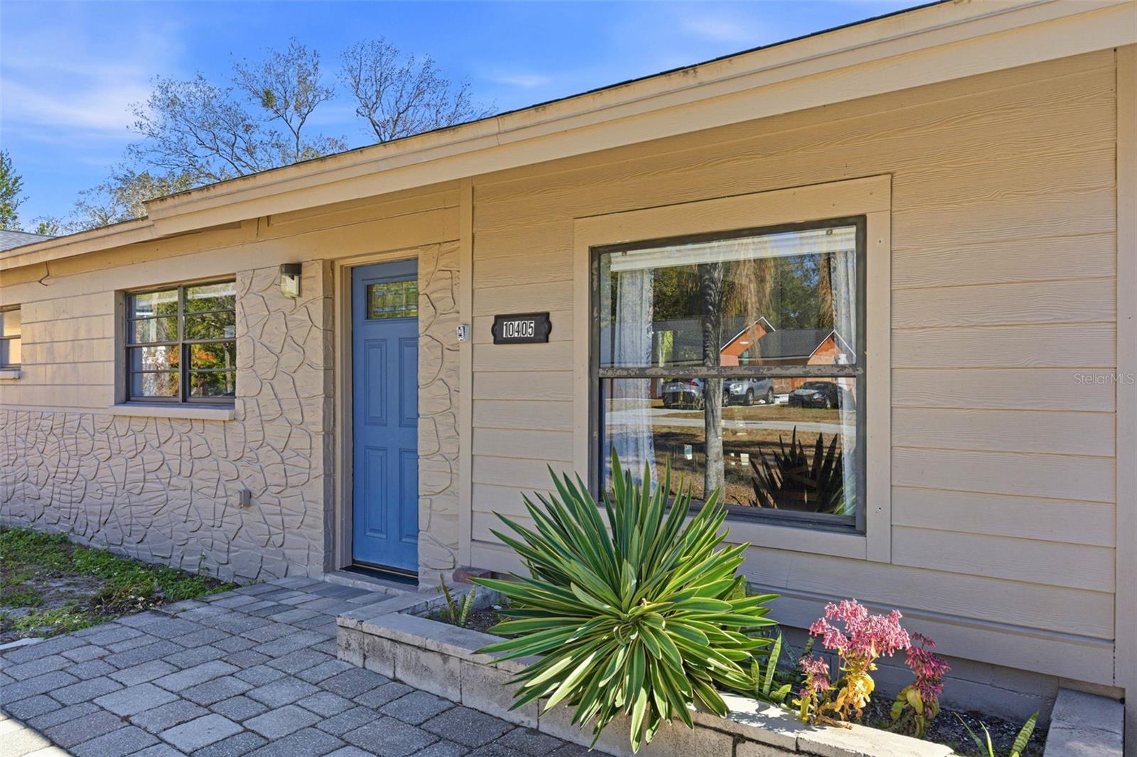 10405 N WOODMERE ROAD