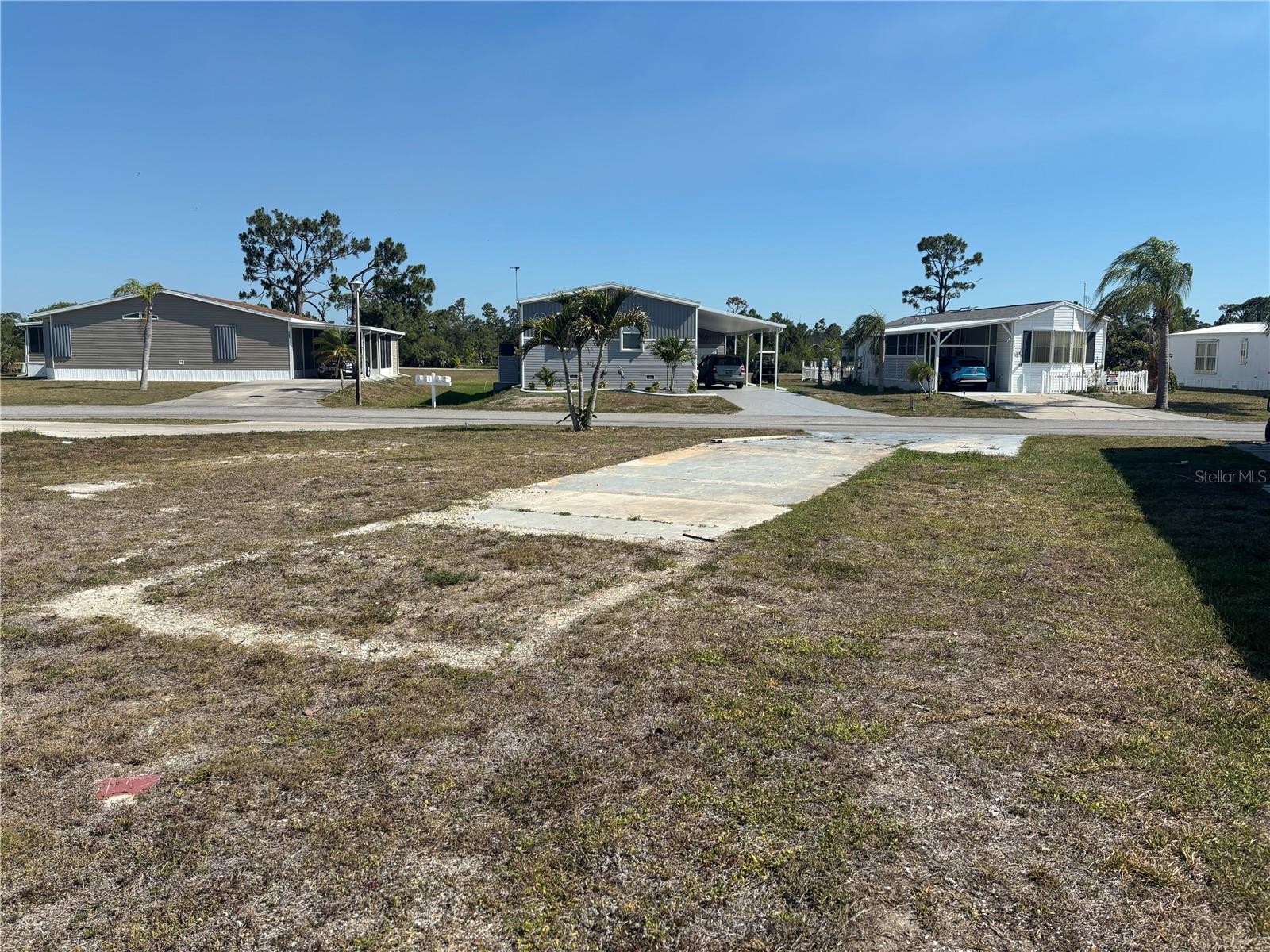 VILLAGE OF HOLIDAY LAKE - Land