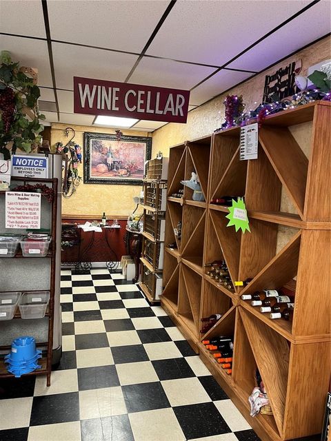 Photo of 13185 Spring Hill Dr, Spring Hill, FL 34609 (MLS # W7884620)