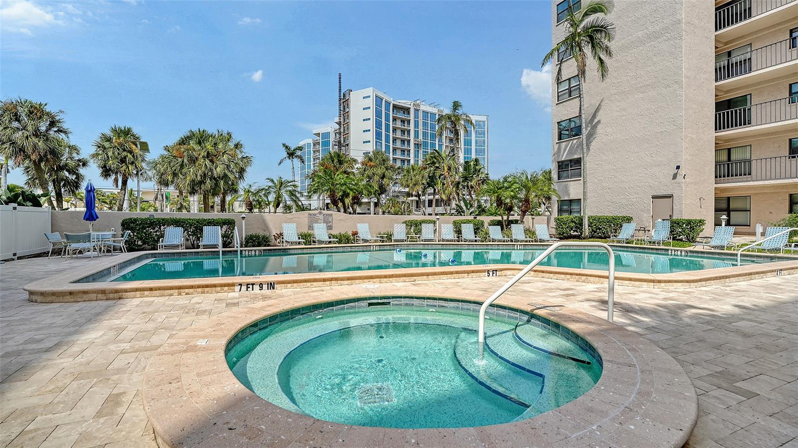 LIDO TOWERS - Residential