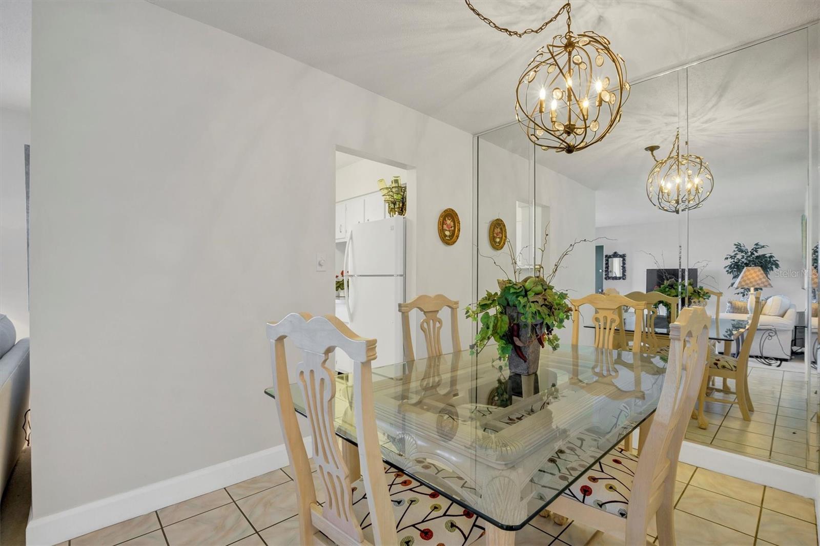 LAKELAND HARBOUR APTS - Residential