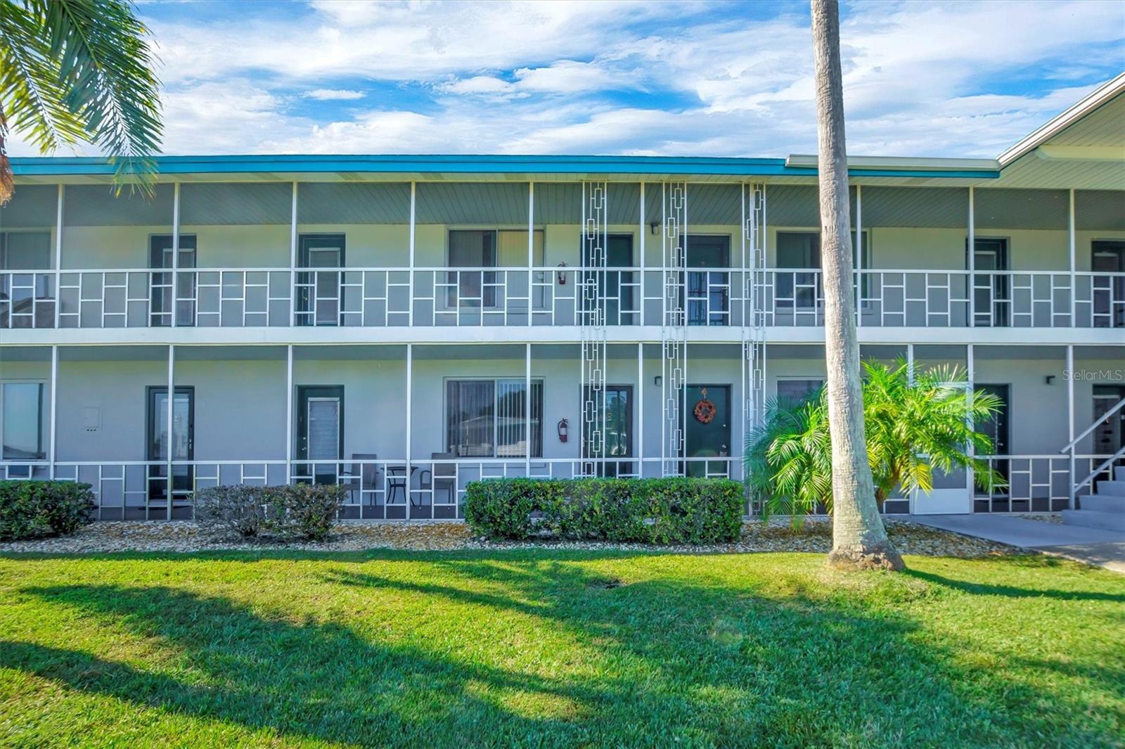 LAKELAND HARBOUR APTS - Residential