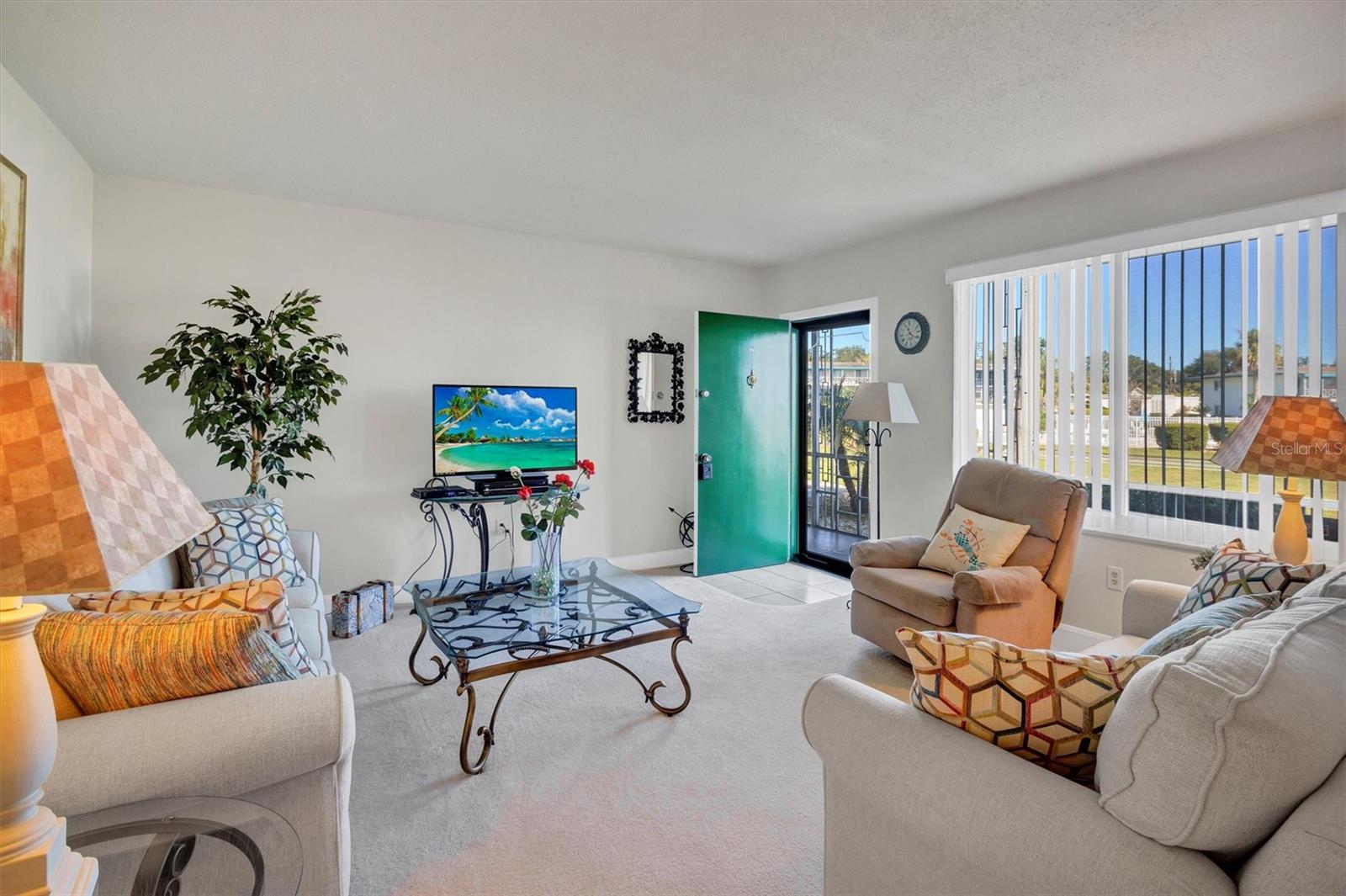 LAKELAND HARBOUR APTS - Residential