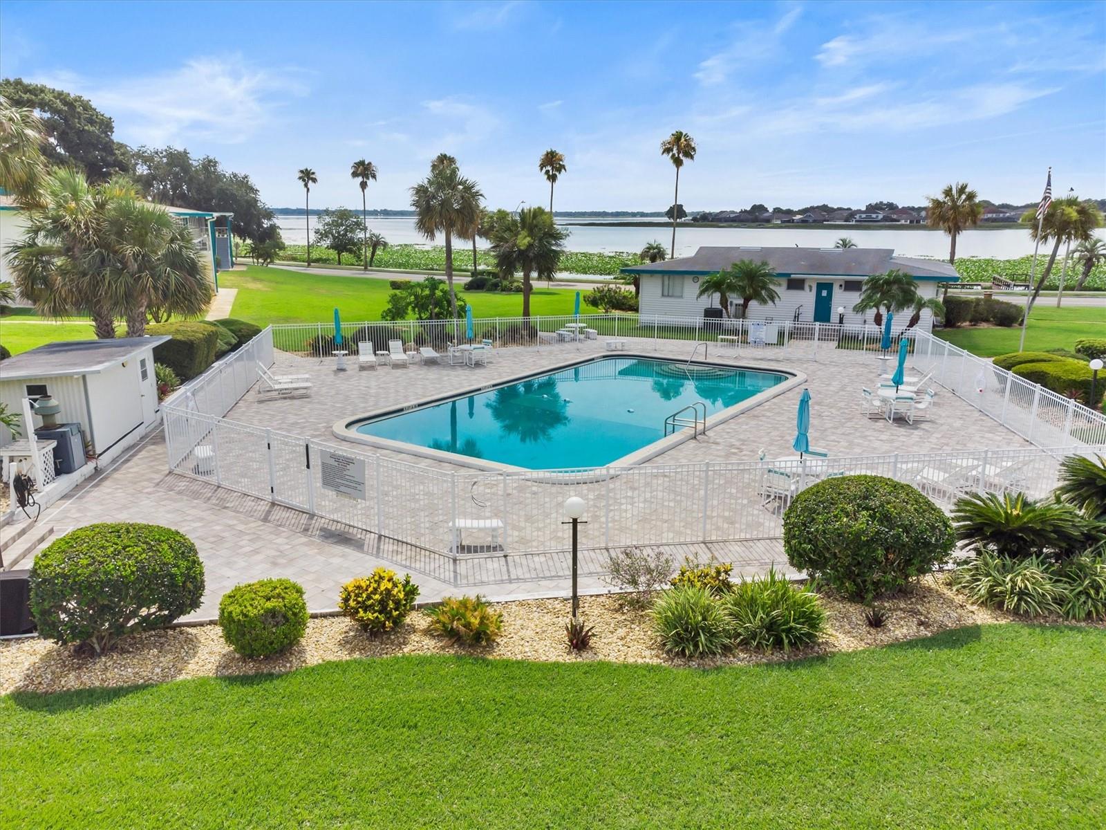 LAKELAND HARBOUR APTS - Residential