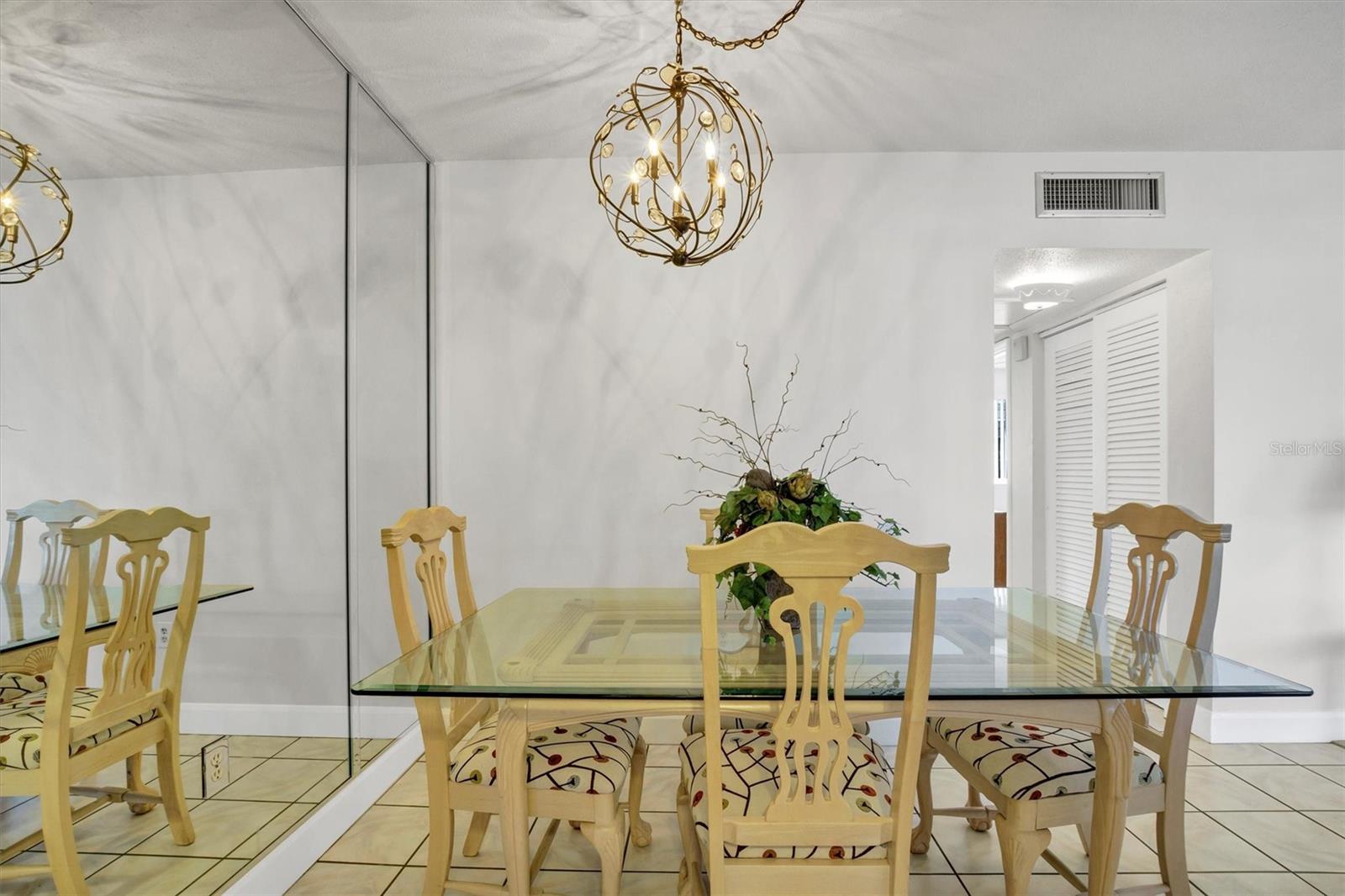 LAKELAND HARBOUR APTS - Residential