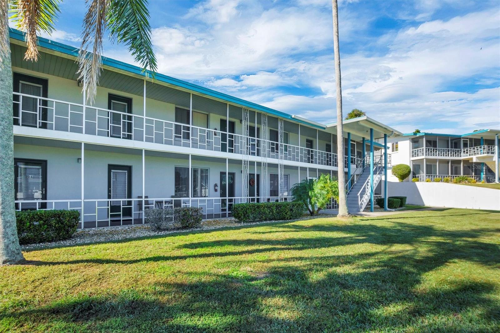 LAKELAND HARBOUR APTS - Residential