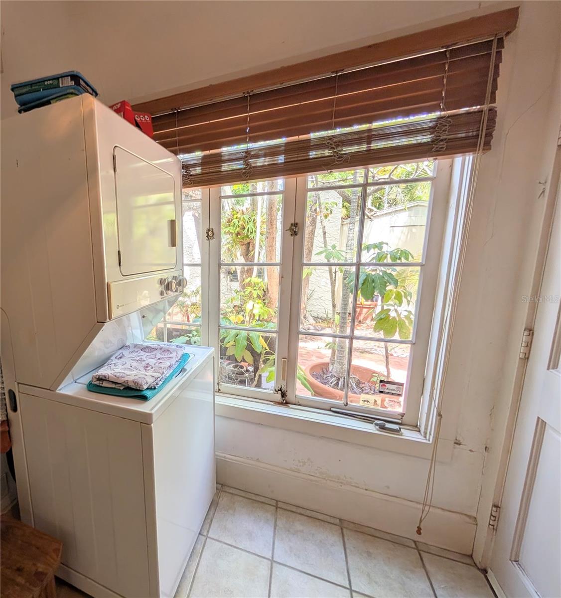 BAYVIEW - Residential Lease