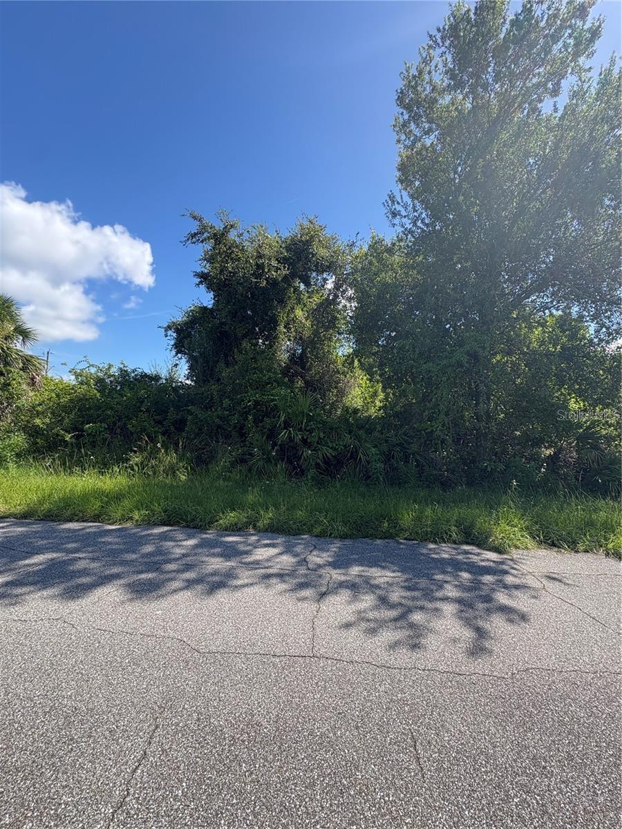 PORT CHARLOTTE SEC 060 - Land