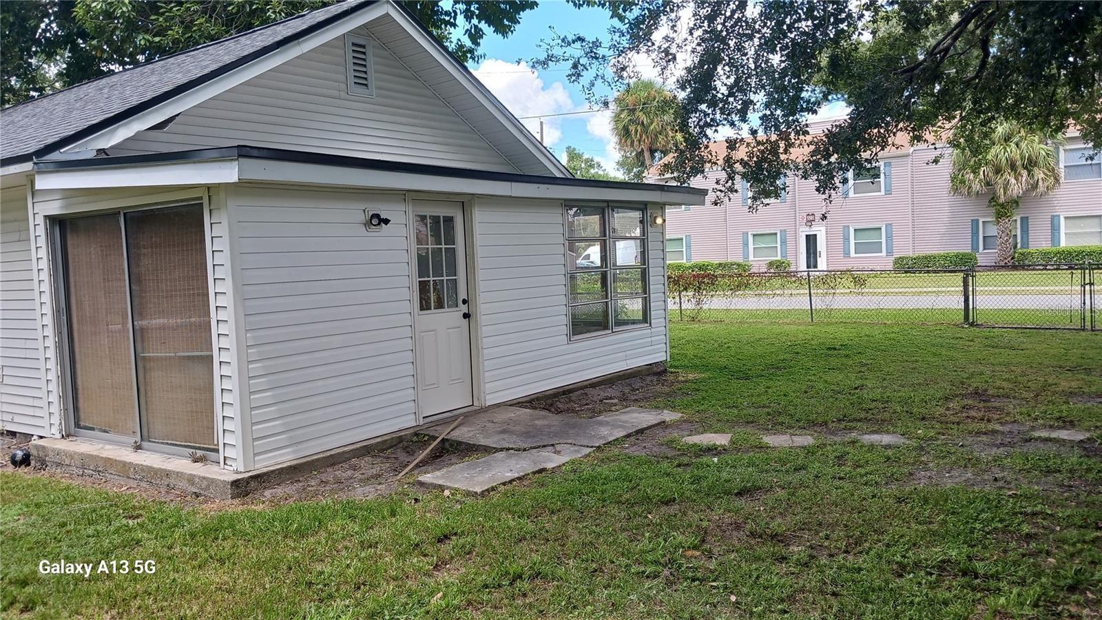 LAKE BARTON PARK - Residential Lease